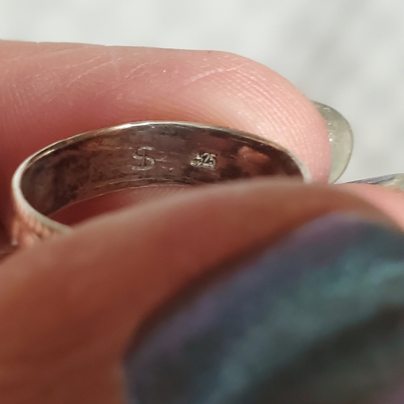 Silver ring - Picture 2 of 2